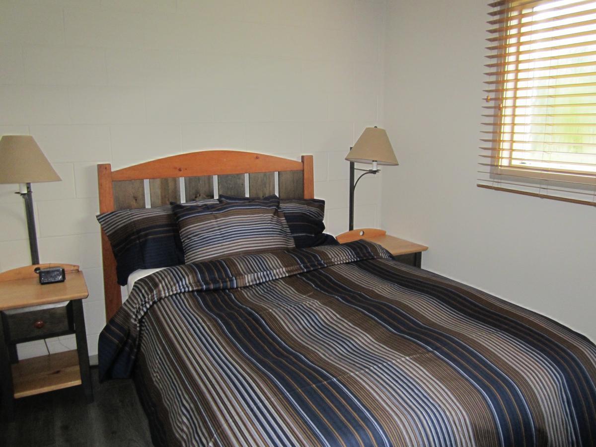 Saddle Mountain Lodge Blue River Buitenkant foto